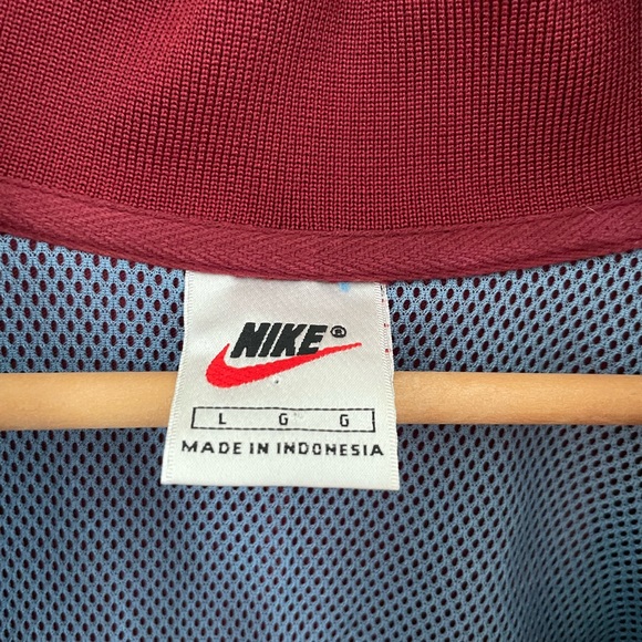 Nike short sleeve sweatshirt - Picture 2 of 2